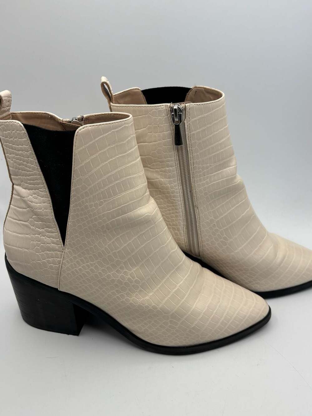 BP. Baylee Faux Croc Pointed Toe Ankle Booties White Size 9.5